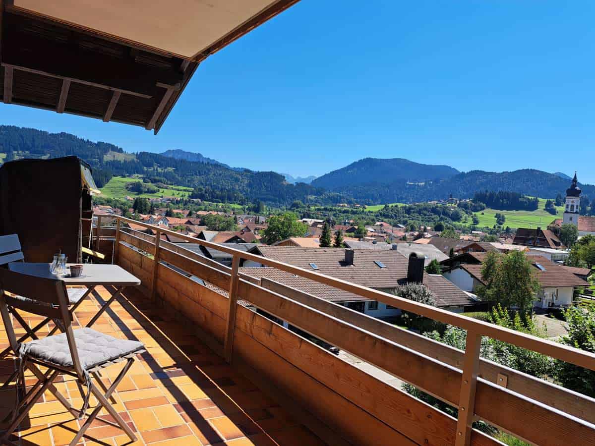 Ferienwohnung Panoramaweg in Wertach mit Bergblick und Balkon – ideal für Familien im Allgäu
