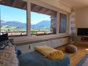 Bergblick aus dem Wohnzimmer der Ferienwohnung