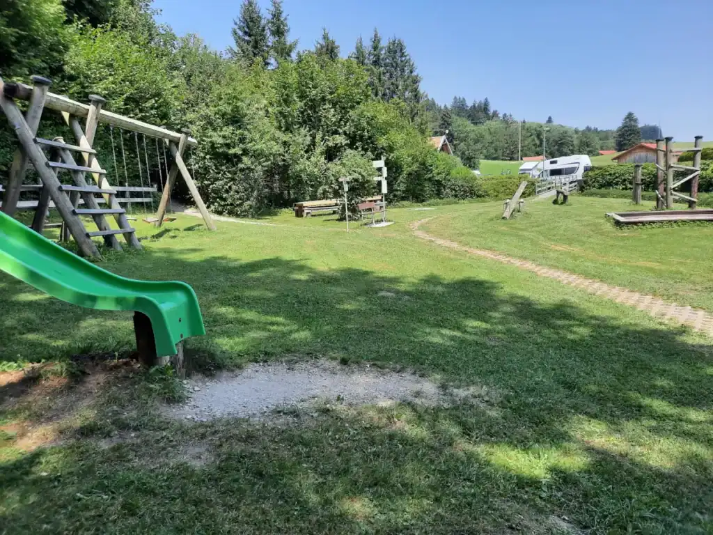 Kinderspielplatz beim Campingplatz Waldesruh